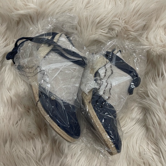 Brand new sandals now I used - Picture 5 of 7